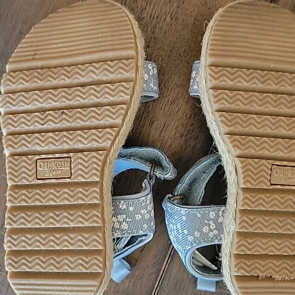 OshKosh B'gosh TAIMI Floral Toddler Sandals Sz 6M